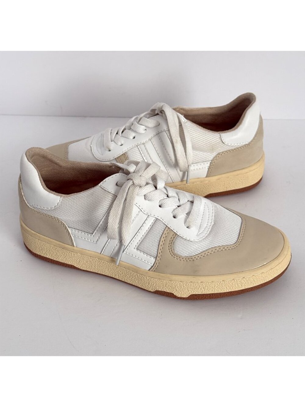 Mi.iM Women's White Lace Up
Strip Sneakers Size 8